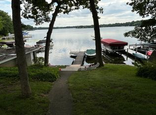 N9152 Oakwood Ln, Mukwonago, WI 53149