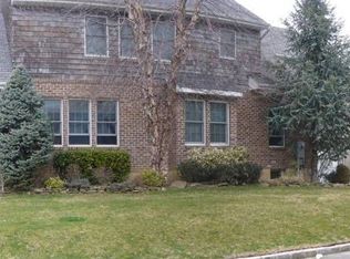 366 Yale Ave, Woodmere, NY 11598