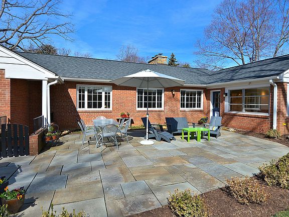 2nd image of 3163 Juniper Ln