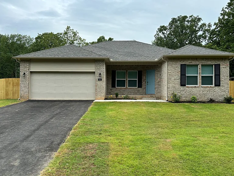 213 Round Mountain Rd — Photo 1
