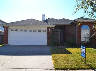 310 Crestview Dr, Arlington, TX 76018