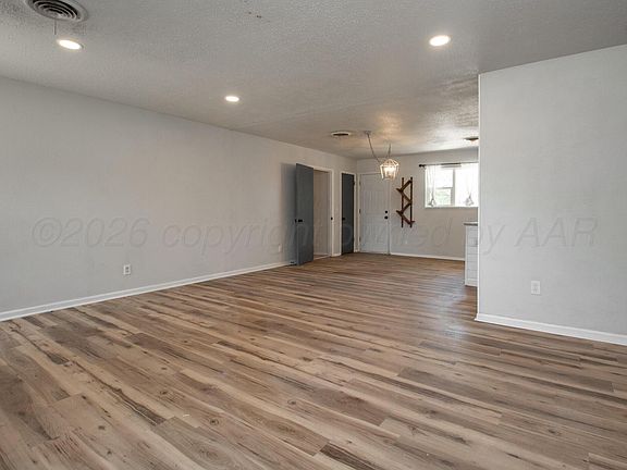 3rd image of 1323 Smiley St