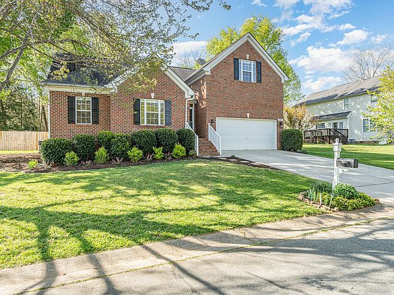 2nd image of 603 Orchard Pl