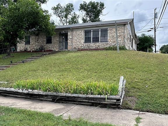 3rd image of 1002 S 27th St