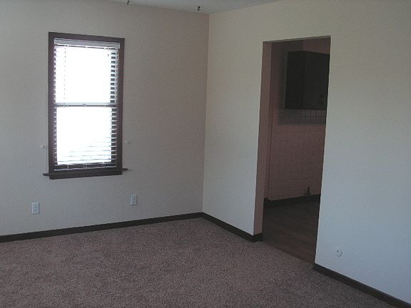 5th image of 3927 Liberty Blvd