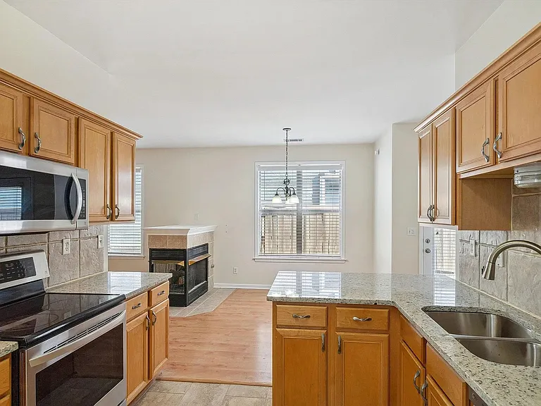 1133 Island Pl E — Photo 12