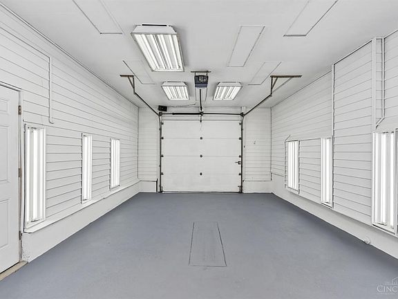 4th image of 4265 Terrace Dr