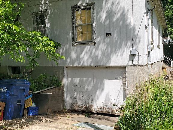 4th image of 104 S Jackson St