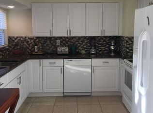 598 110th Ave N, Naples, FL 34108