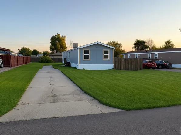 129 E Countryside Dr, Pueblo West, CO 81007