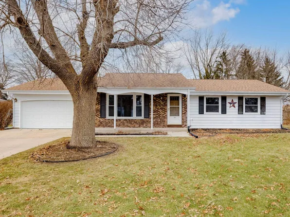 4241 Chadswyck Dr, Janesville, WI 53546