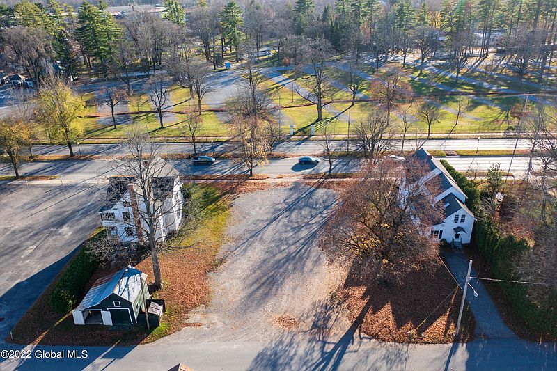 4th image of 217 Union Ave