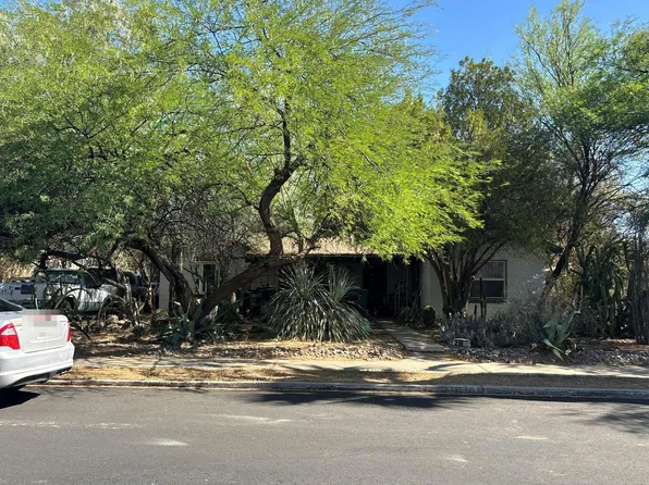 3949 E Desmond Ln, Tucson, AZ 85712