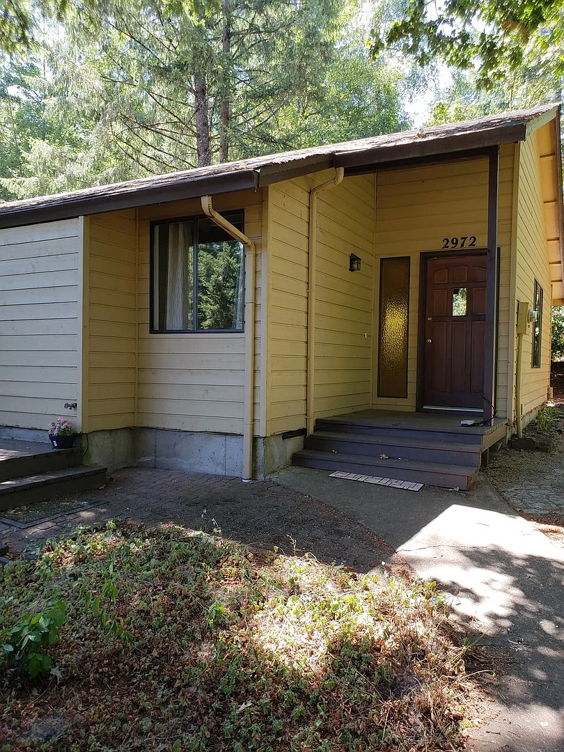 Lovely 3 Bedroom near Hendricks Hill — Photo 1