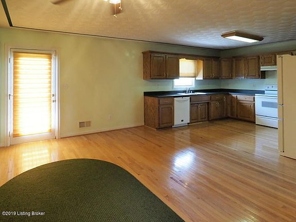 5th image of 81 Christian Ct N