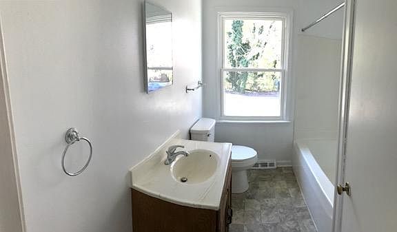 5th image of 1414 Morehead Ave SE