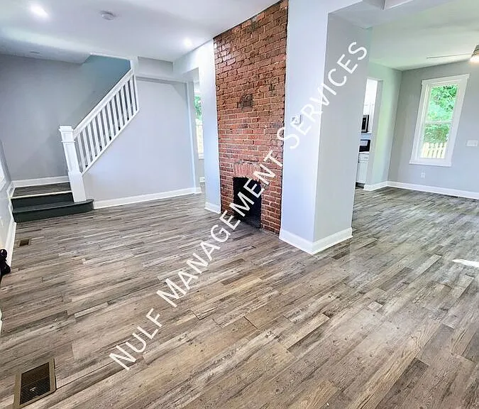 6320 Sawyer St — Photo 2