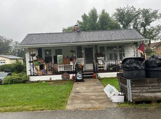 1052 Macgill St, Pulaski, VA 24301