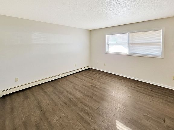 2nd image of 2946 Vineland Ave SE #0