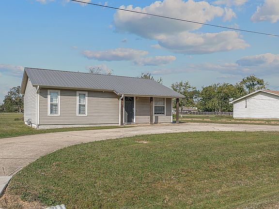 2nd image of 411 Joy Ln