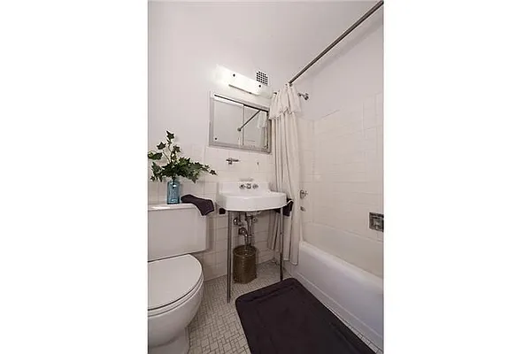 Sold by Maxwell Jacobs | media 6