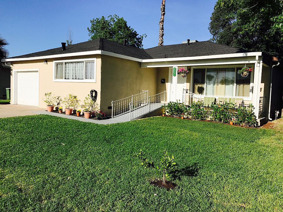 1st image of 207 Palin Ave