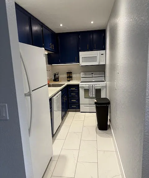 2857 N Los Felices Rd #213 — Photo 9