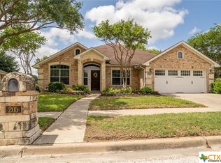 205 Legend Dr, Victoria, TX 77904