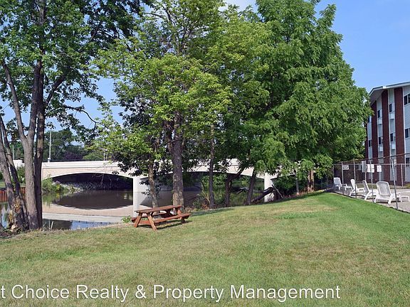 5th image of 825 Clinton River Dr APT 9A
