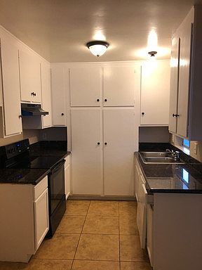 2nd image of 2524 Haley St APT 8