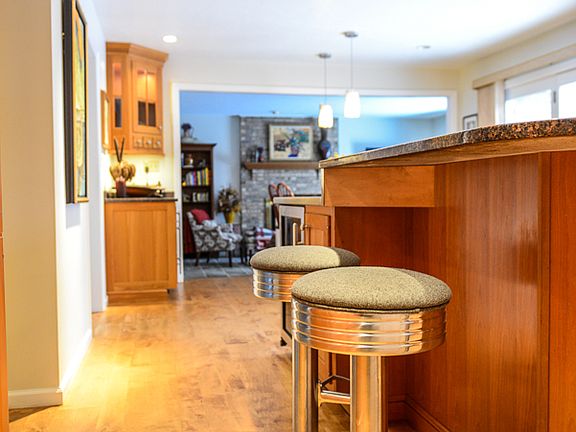 2nd image of 1606 Valley Brooke Ct