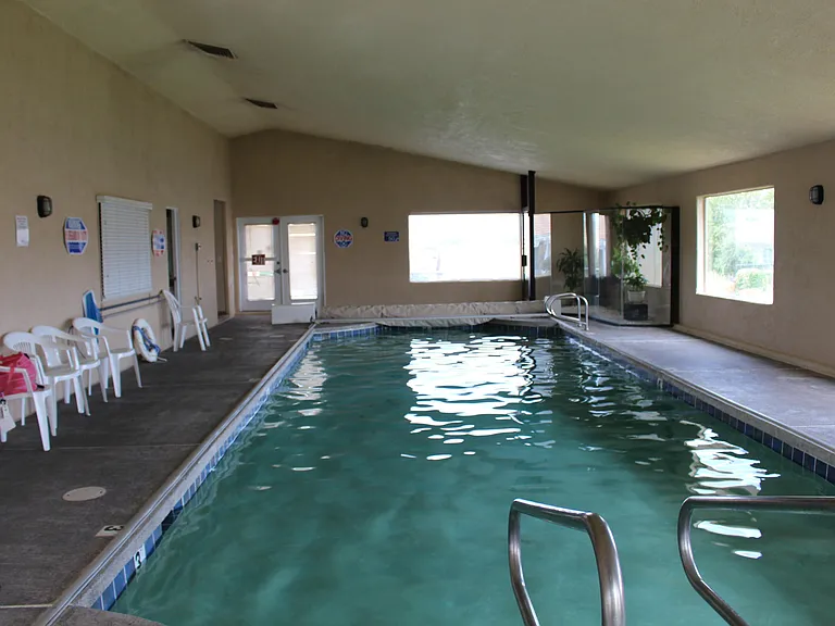 210 N Mall Dr — Photo 33