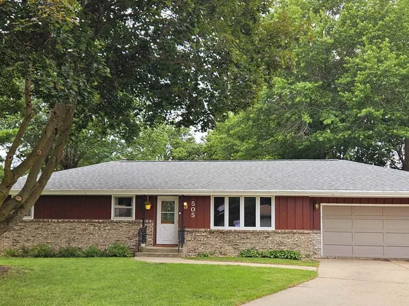 505 Blossom Ct, Machesney Park, IL 61115