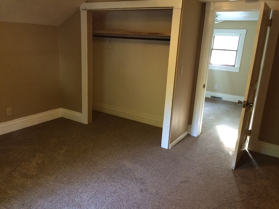 2nd image of 608 Elm St