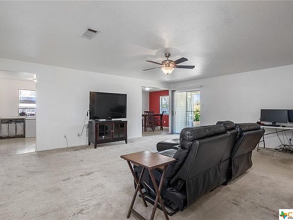 4th image of 1203 E Avenue H