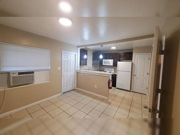 2nd image of 953 6th St SE APT 4