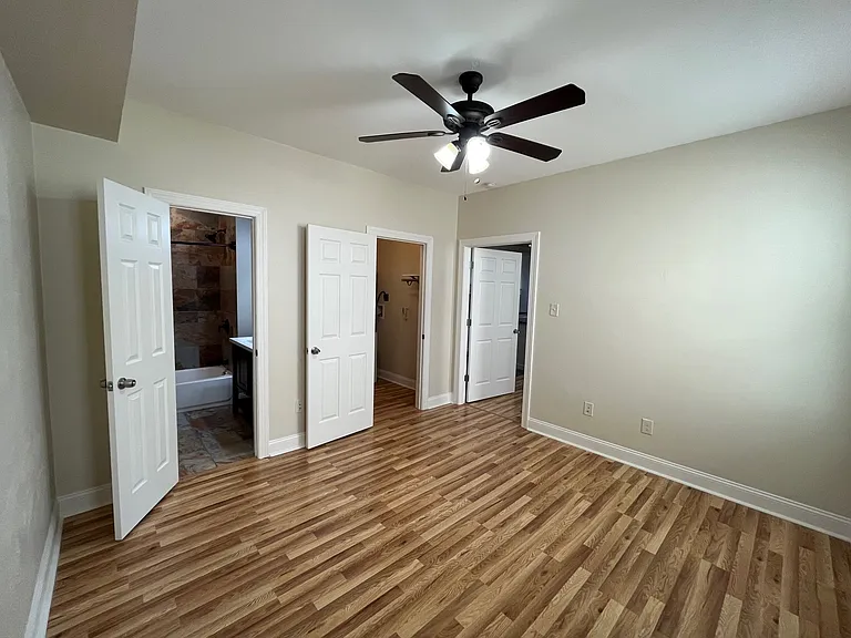 4924 Centre Ave #4 — Photo 12