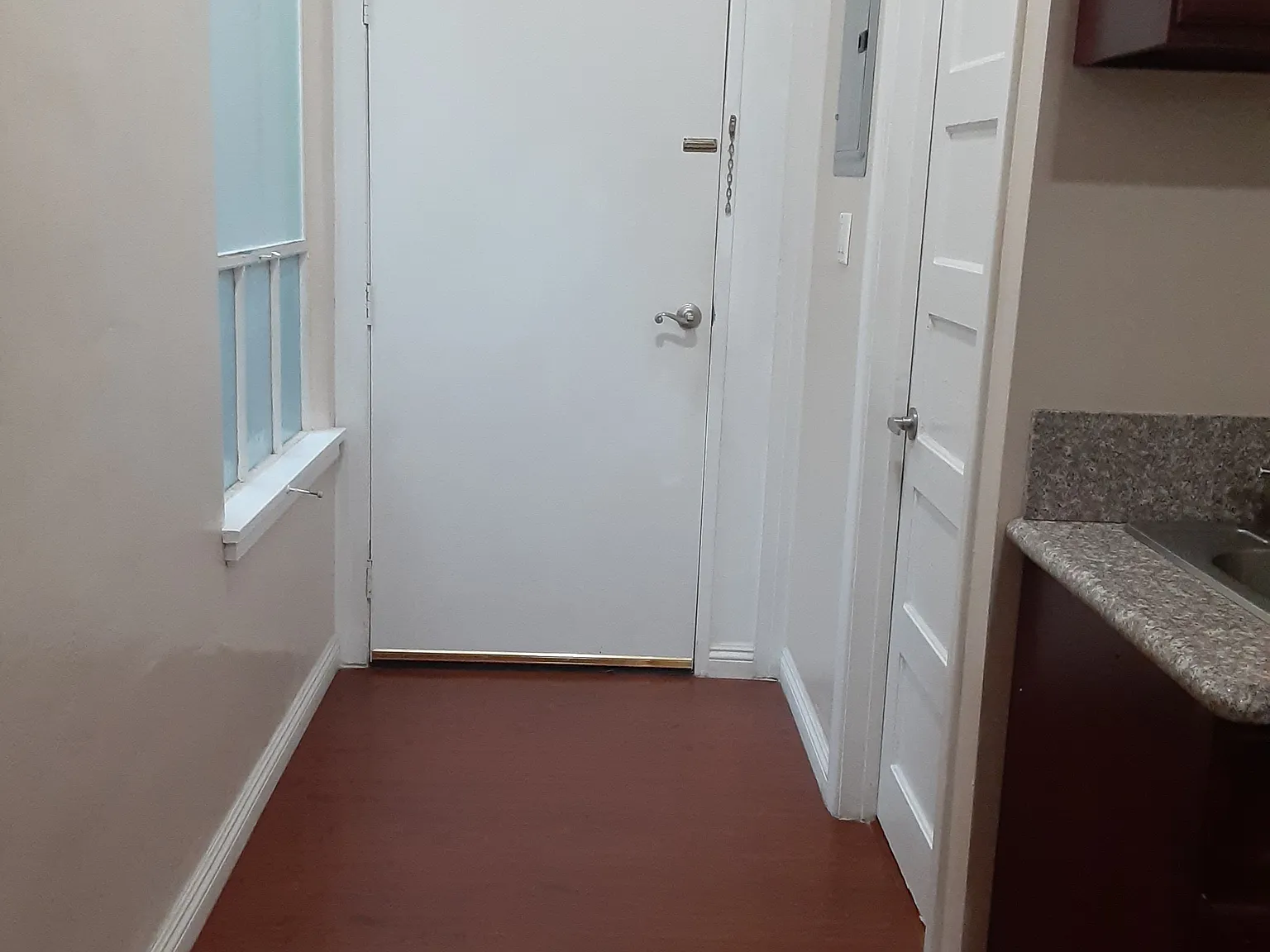 Studio, 230 sqft, $1,530 — Photo 2