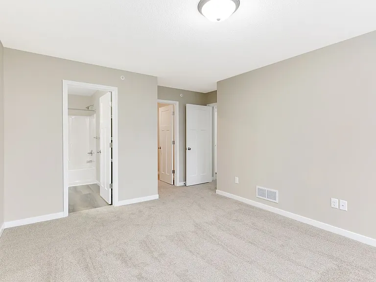 6044 Manchester Ave NE — Photo 11