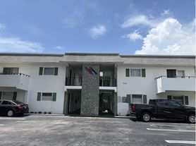 320 SW 1st St, Pompano Beach, FL