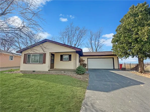 1113 N 32nd St, Mattoon, IL 61938