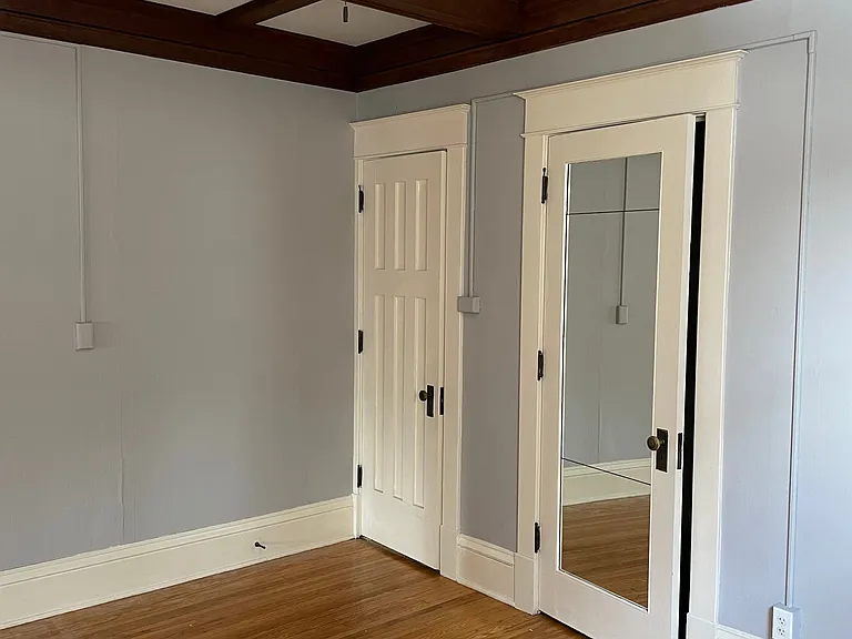 833 Grand Apartments — Photo 25
