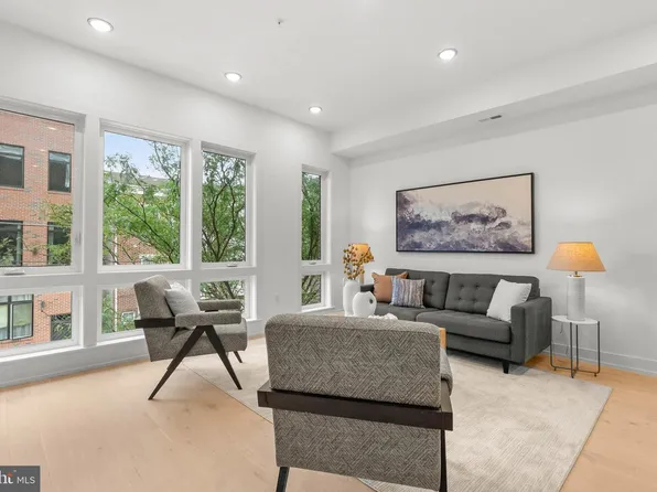 1338 N Franklin St #B, Philadelphia, PA 19122