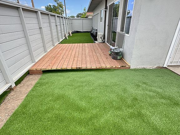 Large Fenced PRIVATE yard