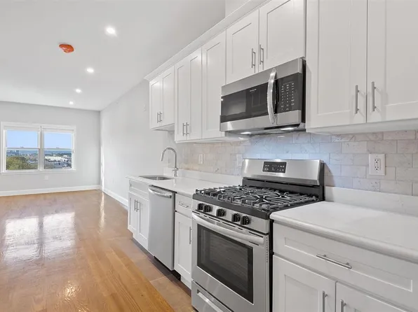 311-315 West Side Avenue image 1 of 19