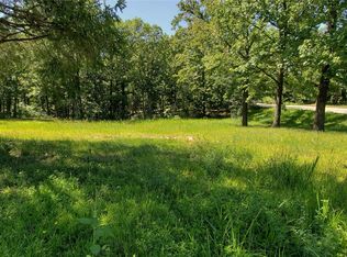 33 Oakwood Ln, Warrenton, MO 63383