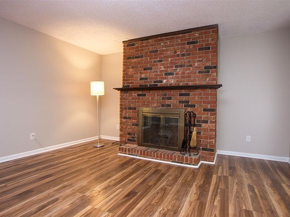 4th image of 3400 Wimbledon Dr APT 10