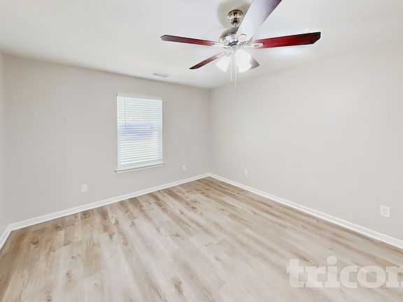 2nd image of 141 Sara Cir