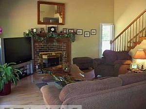 3rd image of 6105 Great Oaks Dr