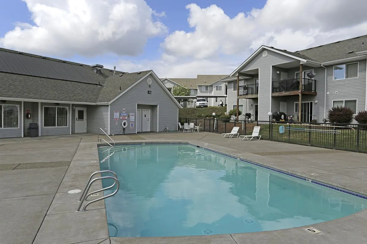 Gateway Village — Photo 1